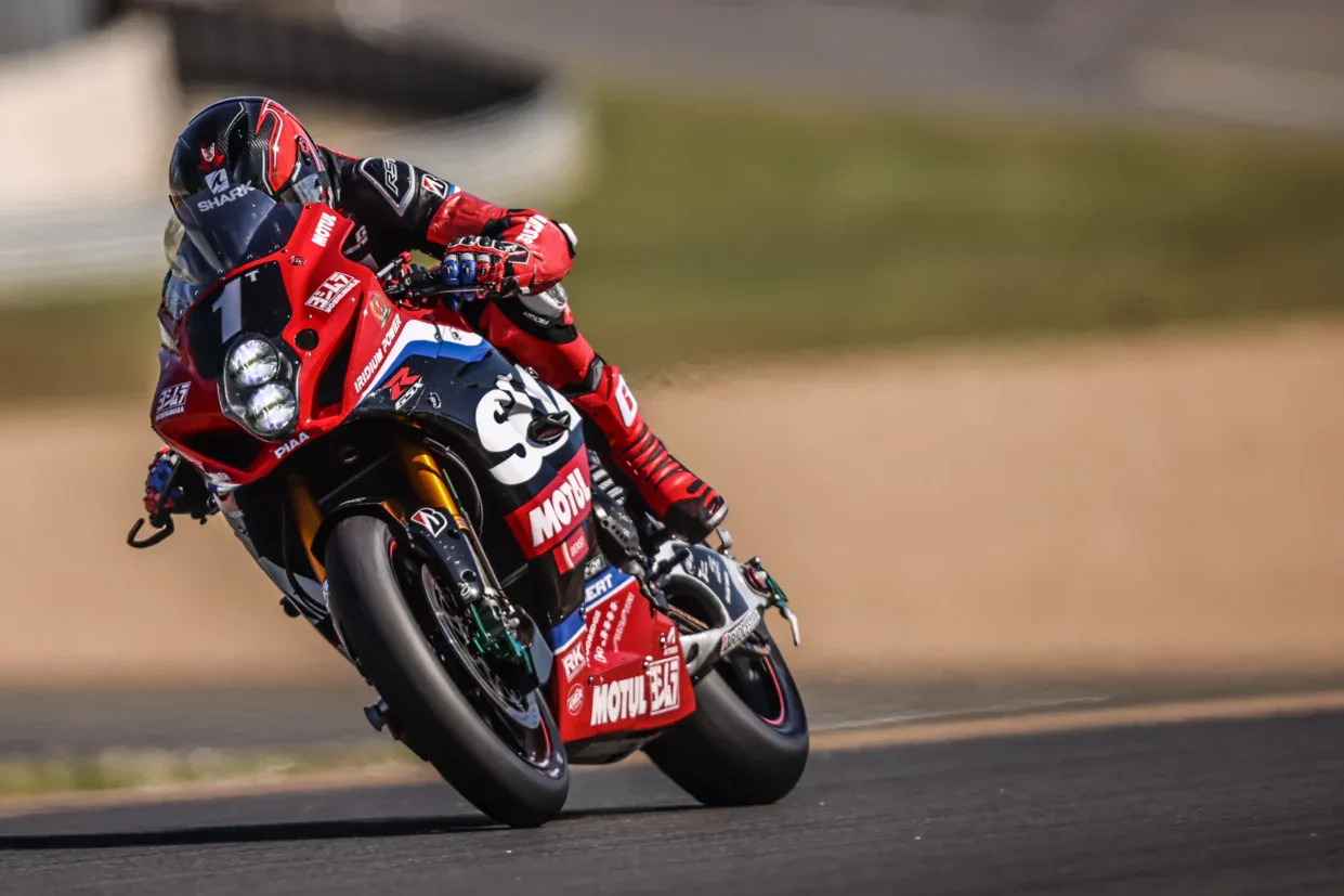 Suzuki GSX-R Sport Motorcycles in Los Angeles